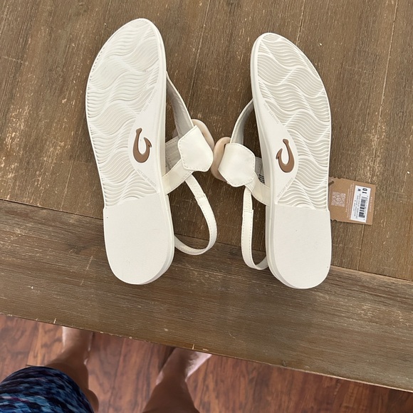 OluKai Women's Cream Sandals with tan Accent - Picture 2 of 4